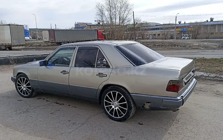 Mercedes-Benz E 260 1992 года за 1 600 000 тг. в Караганда