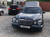 Mercedes-Benz E 230 1998 годаfor1 800 000 тг. в Петропавловск
