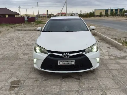 Toyota Camry 2016 года за 6 400 000 тг. в Кульсары – фото 3