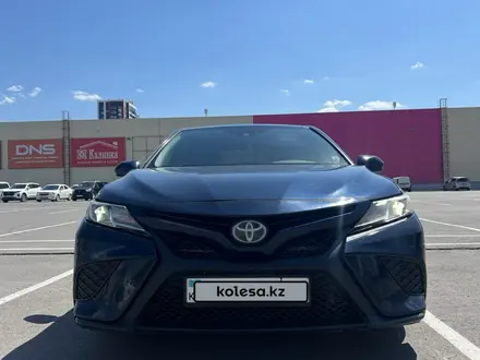 Toyota Camry 2019 года за 11 500 000 тг. в Астана – фото 3