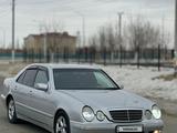 Mercedes-Benz E 320 1999 года за 4 000 000 тг. в Актобе – фото 4