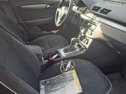 Volkswagen Passat 2011 года за 4 300 000 тг. в Алматы – фото 5