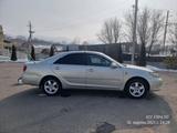 Toyota Camry 2005 года за 6 500 000 тг. в Алматы – фото 2