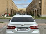 Toyota Camry 2021 года за 14 900 000 тг. в Туркестан – фото 5