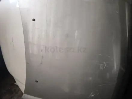 Капот за 1 000 тг. в Алматы