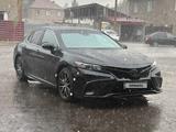 Toyota Camry 2023 года за 12 800 000 тг. в Астана