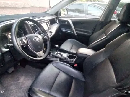 Toyota RAV4 2017 года за 9 900 000 тг. в Актау – фото 5