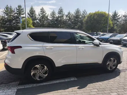 Hyundai Santa Fe 2021 года за 15 500 000 тг. в Алматы