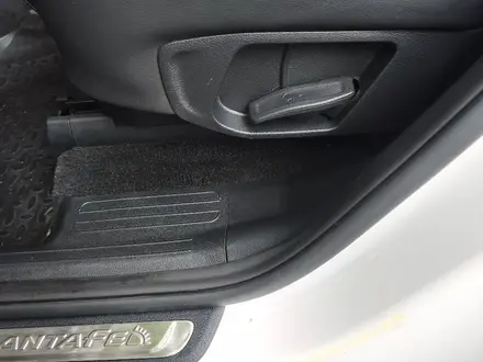 Hyundai Santa Fe 2021 года за 15 500 000 тг. в Алматы – фото 18