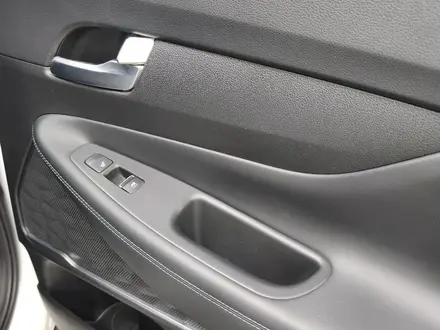 Hyundai Santa Fe 2021 года за 15 500 000 тг. в Алматы – фото 19