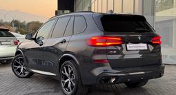 BMW X5 2022 года за 42 790 000 тг. в Алматы – фото 4