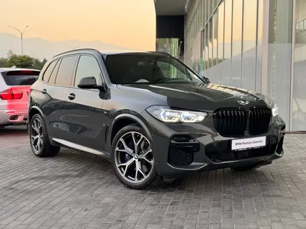 BMW X5 2022 года за 42 790 000 тг. в Алматы – фото 3