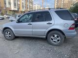Mercedes-Benz ML 270 2003 годаүшін3 500 000 тг. в Астана – фото 2