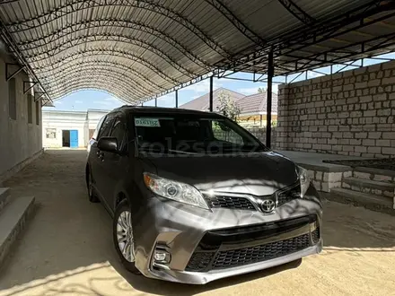 Toyota Sienna 2014 года за 10 500 000 тг. в Жанаозен – фото 3