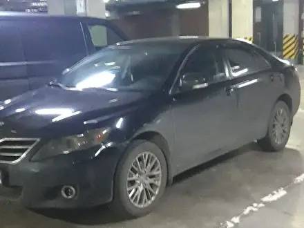 Toyota Camry 2011 года за 7 500 000 тг. в Астана – фото 2