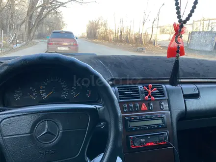 Mercedes-Benz E 320 1997 года за 3 700 000 тг. в Караганда – фото 8