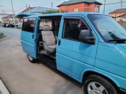 Volkswagen Caravelle 1992 года за 3 800 000 тг. в Астана – фото 6