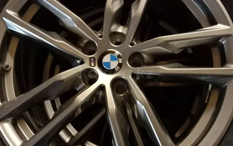 Новые колеса BMW оригинал за 1 100 000 тг. в Петропавловск