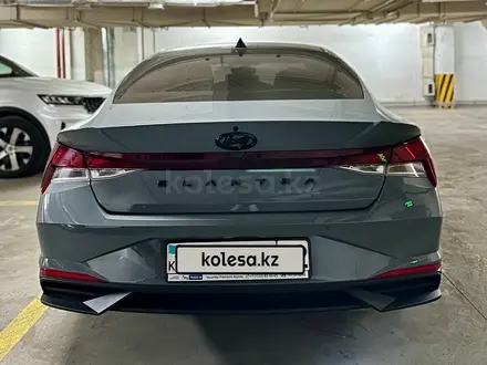 Hyundai Elantra 2021 года за 9 700 000 тг. в Алматы – фото 3