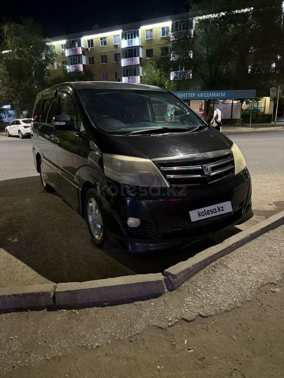 Toyota Alphard, 2003
