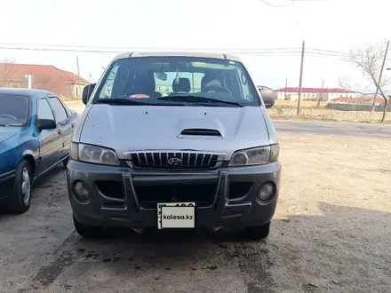 Hyundai Starex 2002 года за 2 200 000 тг. в Туркестан – фото 2