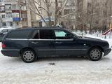 Mercedes-Benz E 230 1997 года за 2 600 000 тг. в Уральск – фото 2