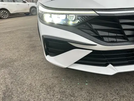 Hyundai Elantra 2024 года за 8 900 000 тг. в Астана – фото 21