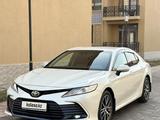 Toyota Camry 2021 года за 20 300 000 тг. в Туркестан – фото 2