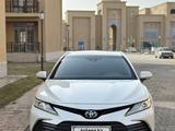 Toyota Camry 2021 года за 19 600 000 тг. в Туркестан – фото 3
