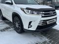 Toyota Highlander 2018 года за 18 900 000 тг. в Астана