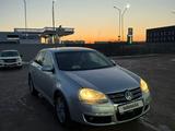 Volkswagen Jetta 2008 годаүшін1 500 000 тг. в Уральск – фото 4