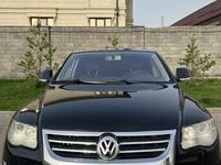 Volkswagen Touareg 2007 годаүшін6 800 000 тг. в Алматы