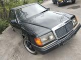 Mercedes-Benz E 250 1991 годаүшін520 000 тг. в Караганда – фото 2