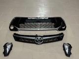 Решетки на Toyota Camry за 55 000 тг. в Алматы – фото 3
