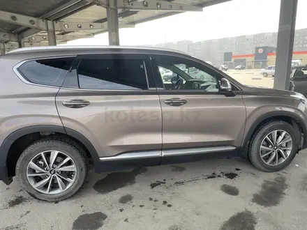 Hyundai Santa Fe 2019 года за 14 200 000 тг. в Алматы – фото 4