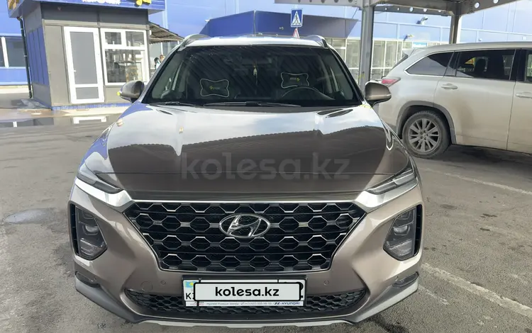 Hyundai Santa Fe 2019 года за 14 200 000 тг. в Алматы