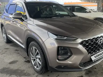 Hyundai Santa Fe 2019 года за 14 200 000 тг. в Алматы – фото 3