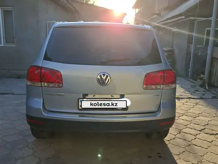 Volkswagen Touareg 2005 года за 4 300 000 тг. в Алматы – фото 2