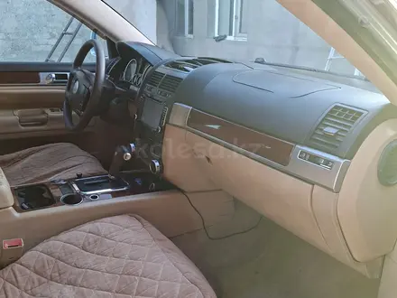 Volkswagen Touareg 2005 года за 4 300 000 тг. в Алматы – фото 6