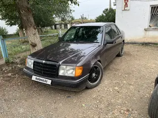 Mercedes-Benz E 230