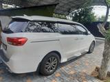 Kia Carnival 2017 года за 11 500 000 тг. в Алматы – фото 3