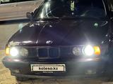 BMW 520 1991 года за 2 100 000 тг. в Караганда – фото 2