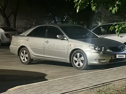 Toyota Camry 2003 года за 3 200 000 тг. в Актобе – фото 4