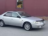 Toyota Camry Gracia 1999 года за 3 500 000 тг. в Семей – фото 2