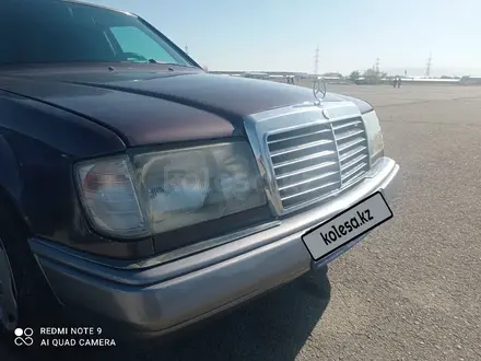 Mercedes-Benz E 200 1991 года за 1 350 000 тг. в Тараз – фото 21