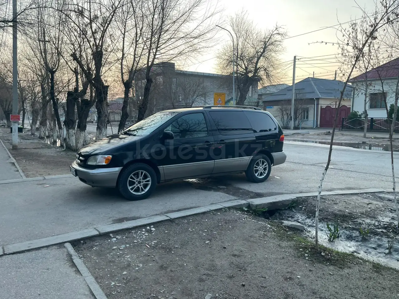 Toyota Sienna, 2000