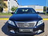 Toyota Camry 2012 годаүшін8 800 000 тг. в Актобе – фото 2