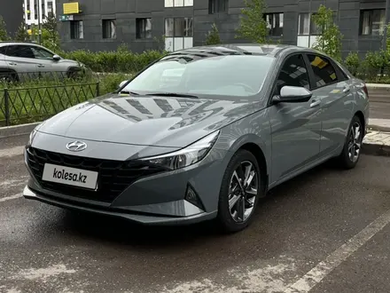 Hyundai Elantra 2022 года за 9 800 000 тг. в Астана