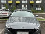 Hyundai Elantra 2022 годаfor9 800 000 тг. в Астана – фото 2