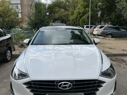 Hyundai Sonata 2023 года за 13 300 000 тг. в Павлодар – фото 2